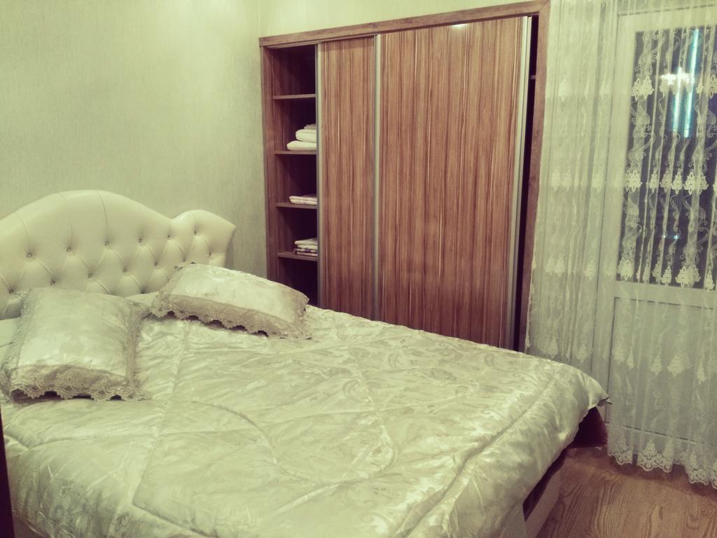 Tamar'S Apartment On Inasaridze 7A バトゥーミ エクステリア 写真